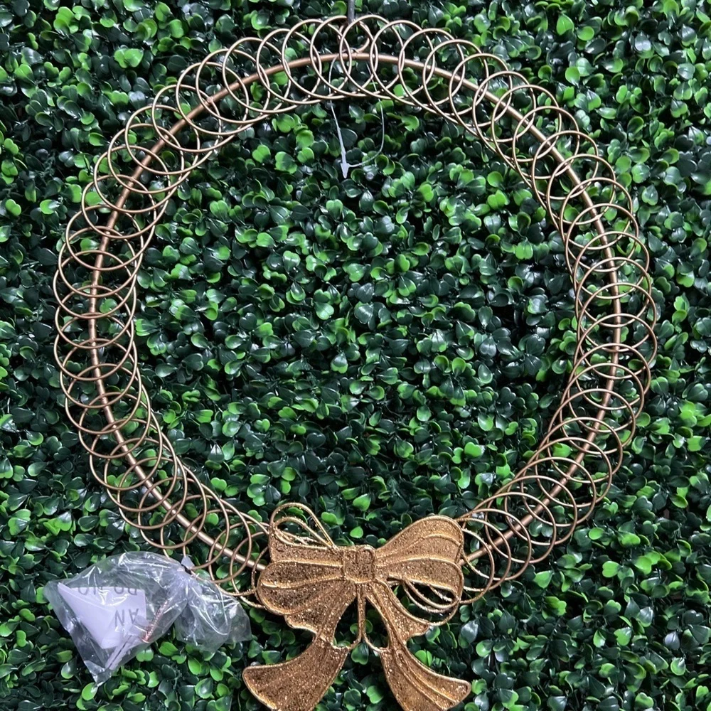 UNBRANDED | Holiday Card Wreath